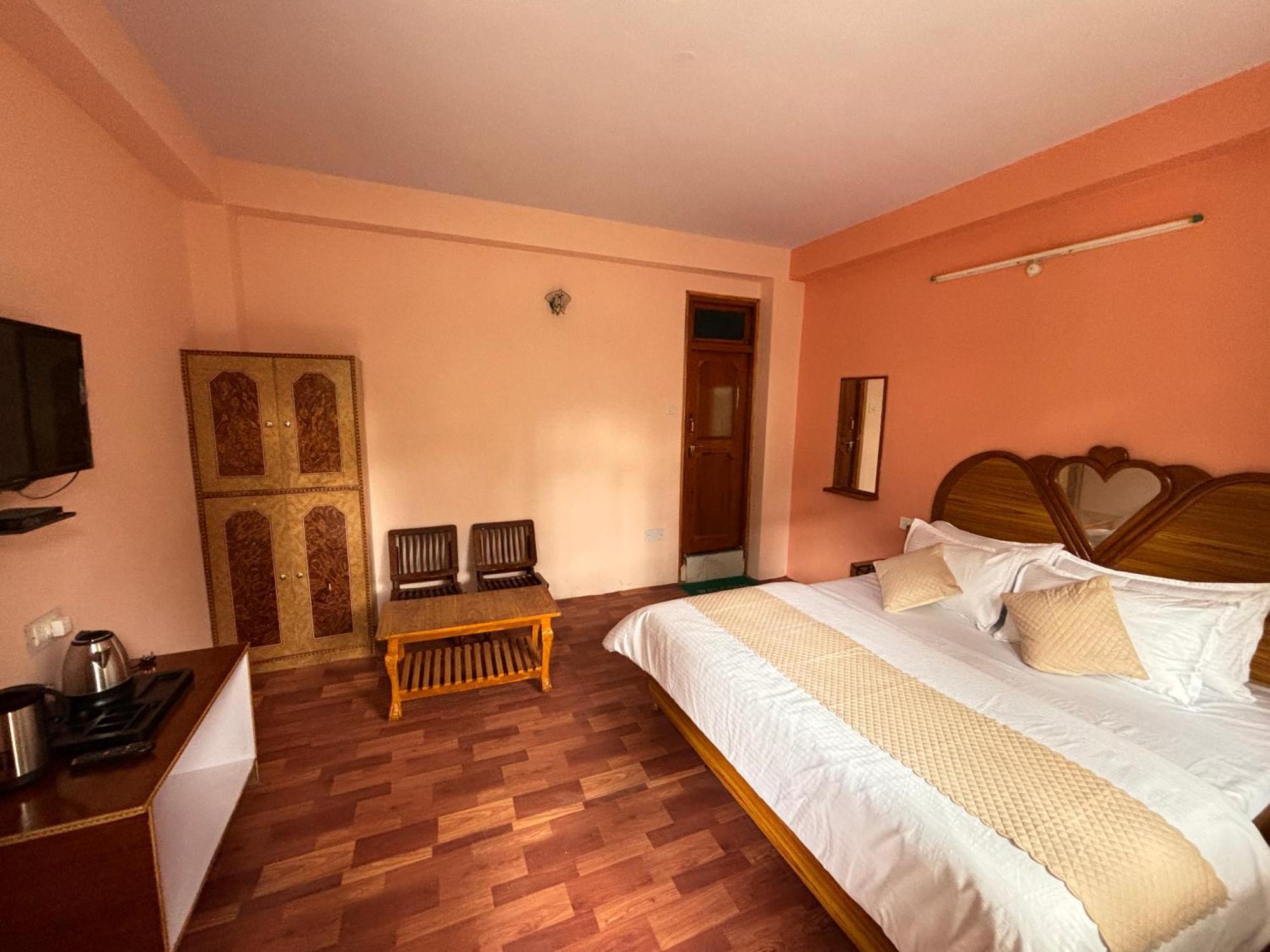 Hotel Geetanjali Sāngla Exterior foto
